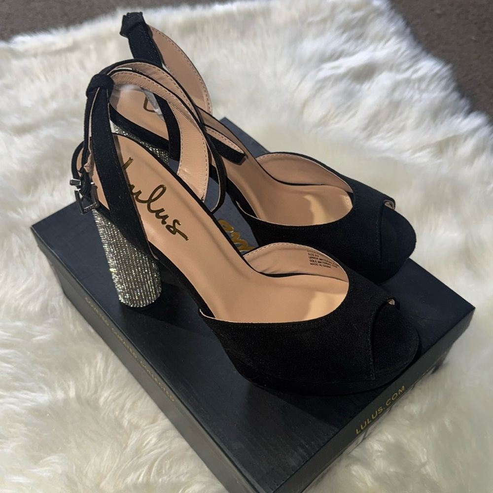 Lulus Black Suede Diamond Heel  8.5